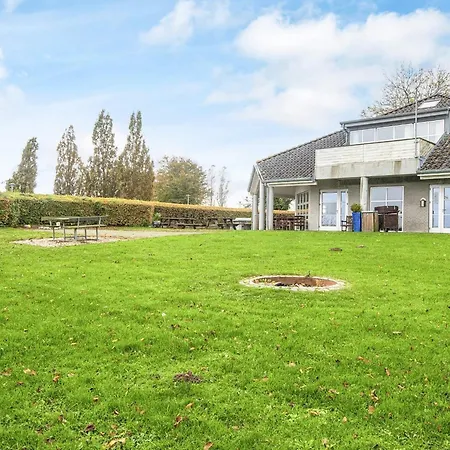 Holiday home Xli