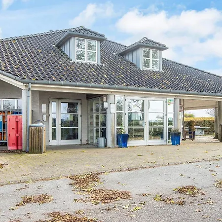Holiday home Xli *